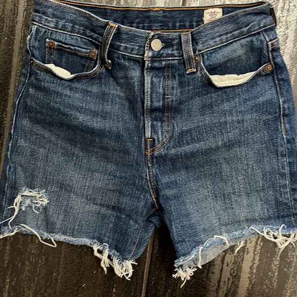 Levi’s button fly “white oak” shorts - Picture 3 of 7